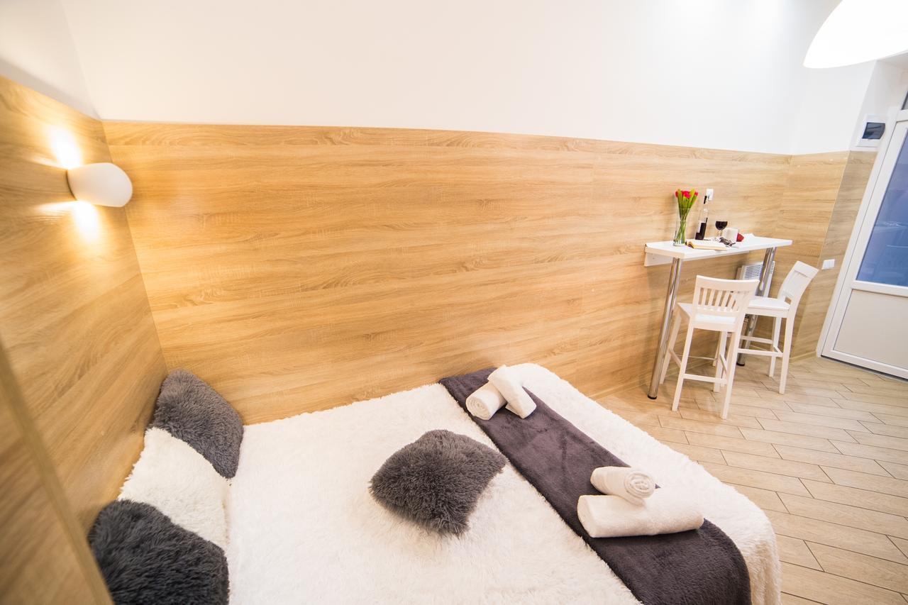 Mini Economy Apartments- Filatova 10 リヴィウ エクステリア 写真